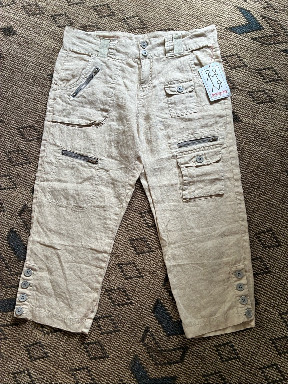 Pete and Greta linen Women's Shorts with Button Hem
